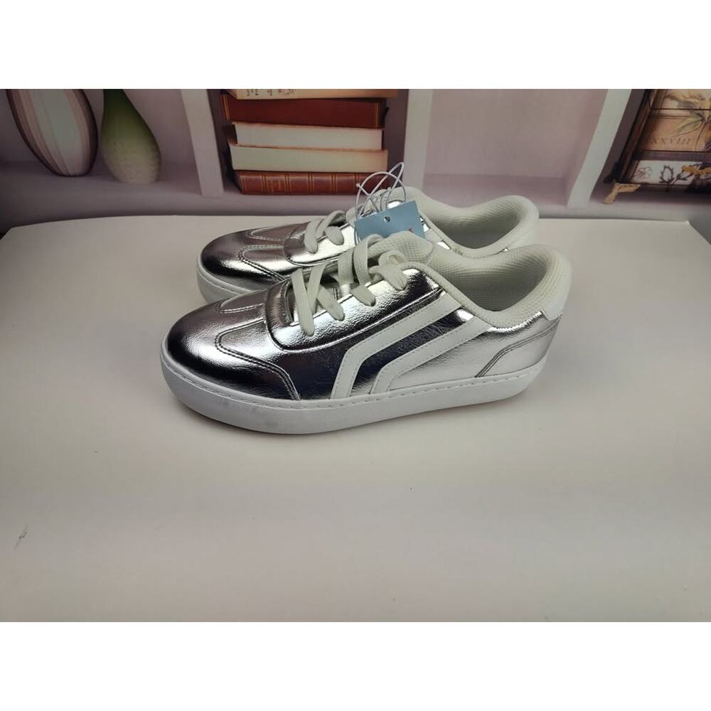 NEW Big Kid Size 5 Shoes